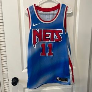 Nets Irving #11 large